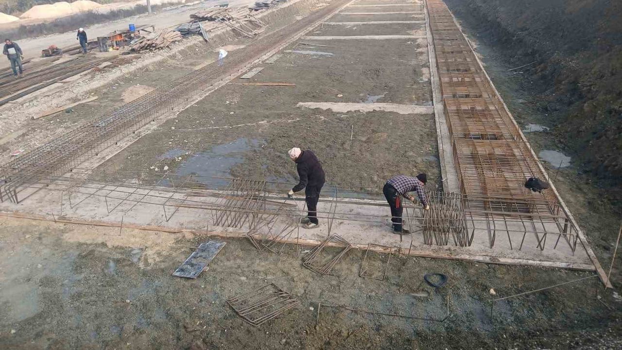 Mudurnu'da köy yollarına kapsamlı bakım ve şantiye kapasitesi artırılıyor
