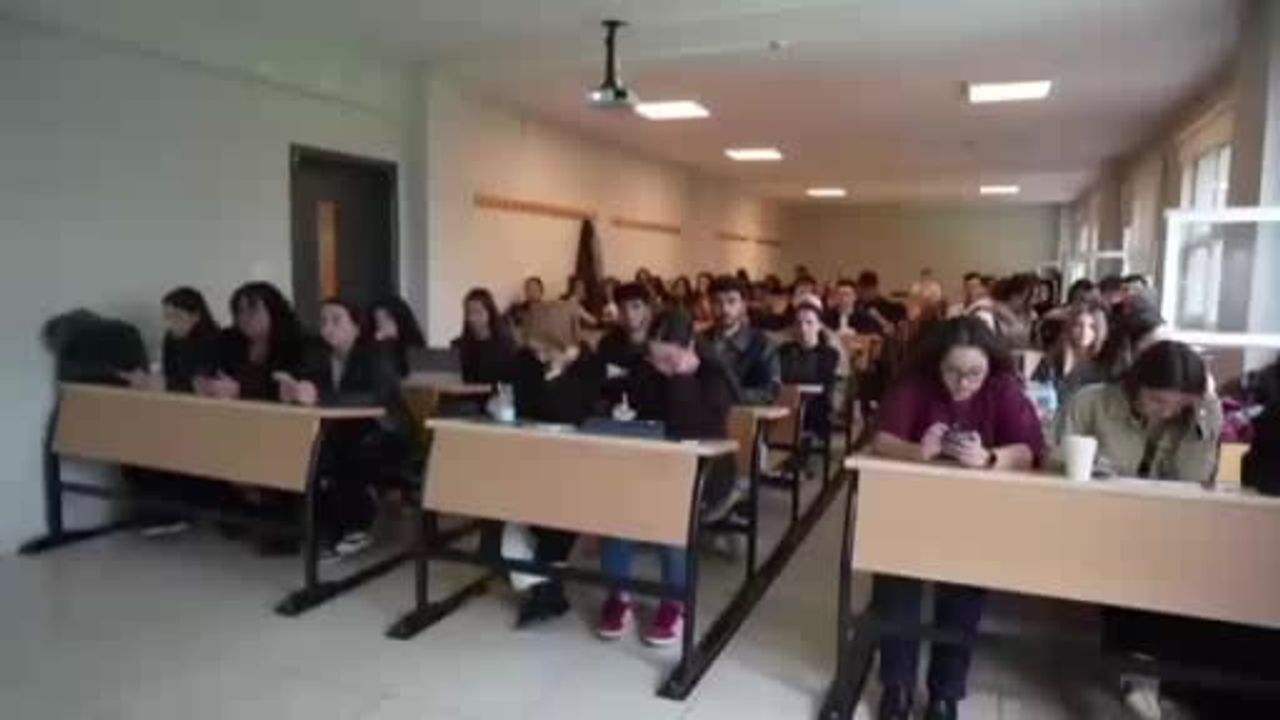 Müfredatta sadeleşme: dersler azalıyor, uygulamalar çoğalıyor
