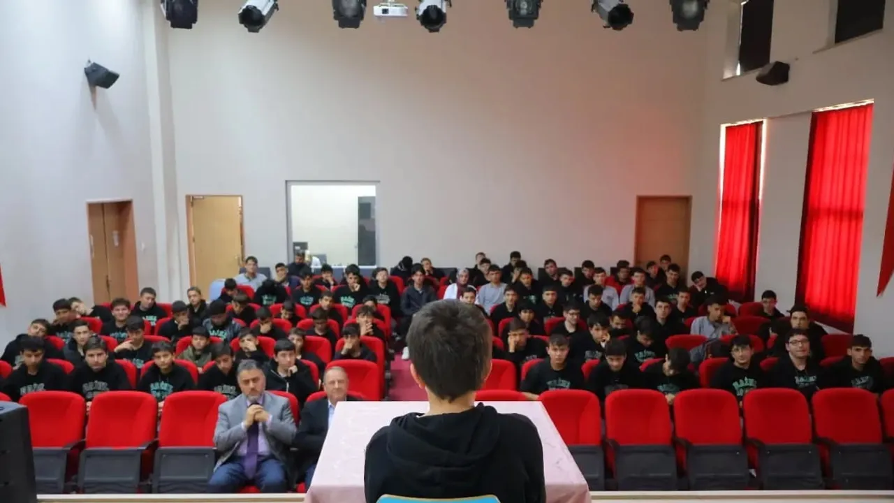 Müftü Bektaş imam hatiplilerle buluştu ve değerleri paylaştı