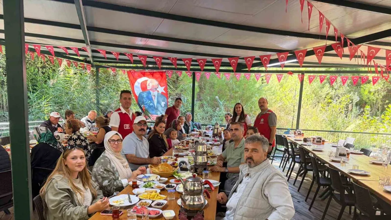 Muğla Büyükşehir'den yuvarlakçay'da gaziler ve şehit aileleri buluşması