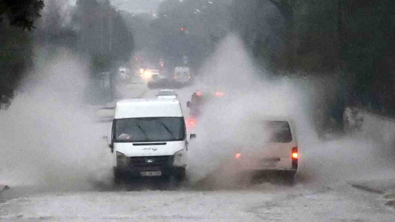 Muğla'da akşamdan itibaren gök gürültülü sağanaklar güçlenecek