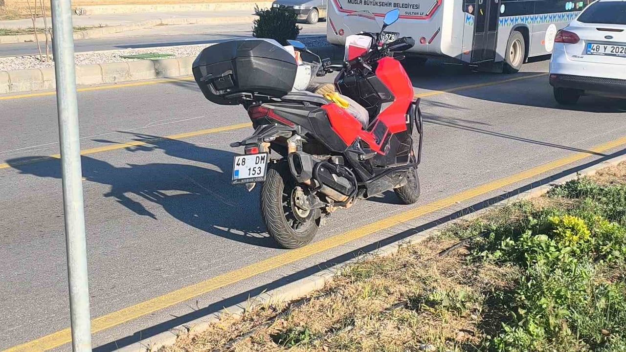 Muğla'da bulvarda kaza: motosiklet sürücüsü hastaneye kaldırıldı