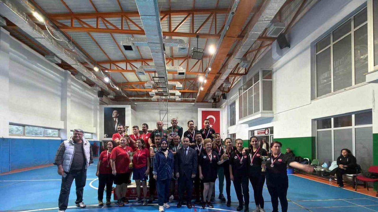 Muğla'da kamu kurumları masa tenisinde dayanışma sergiledi