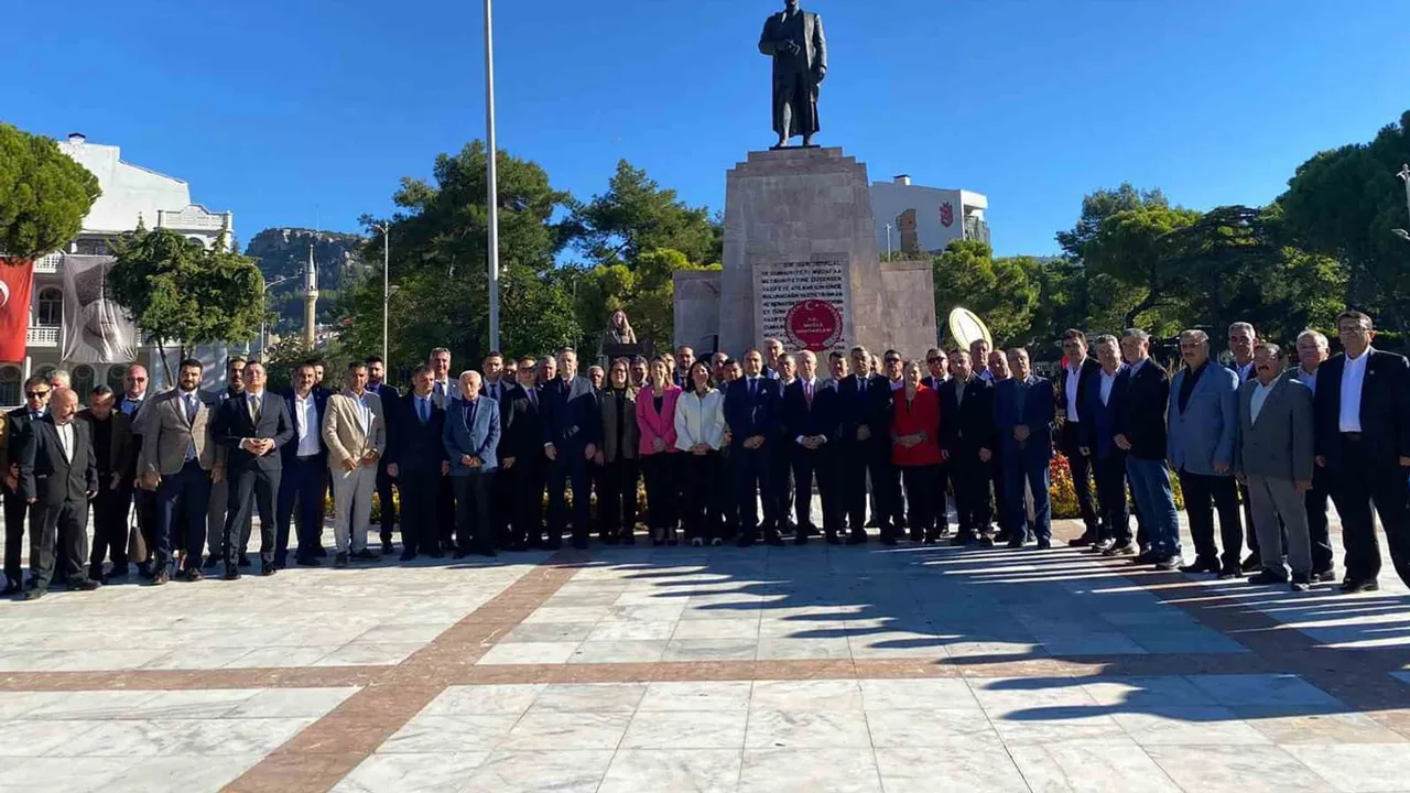 Muğla Menteşe'de muhtarlar devletle millet arasındaki köprü rollerini hatırlattı