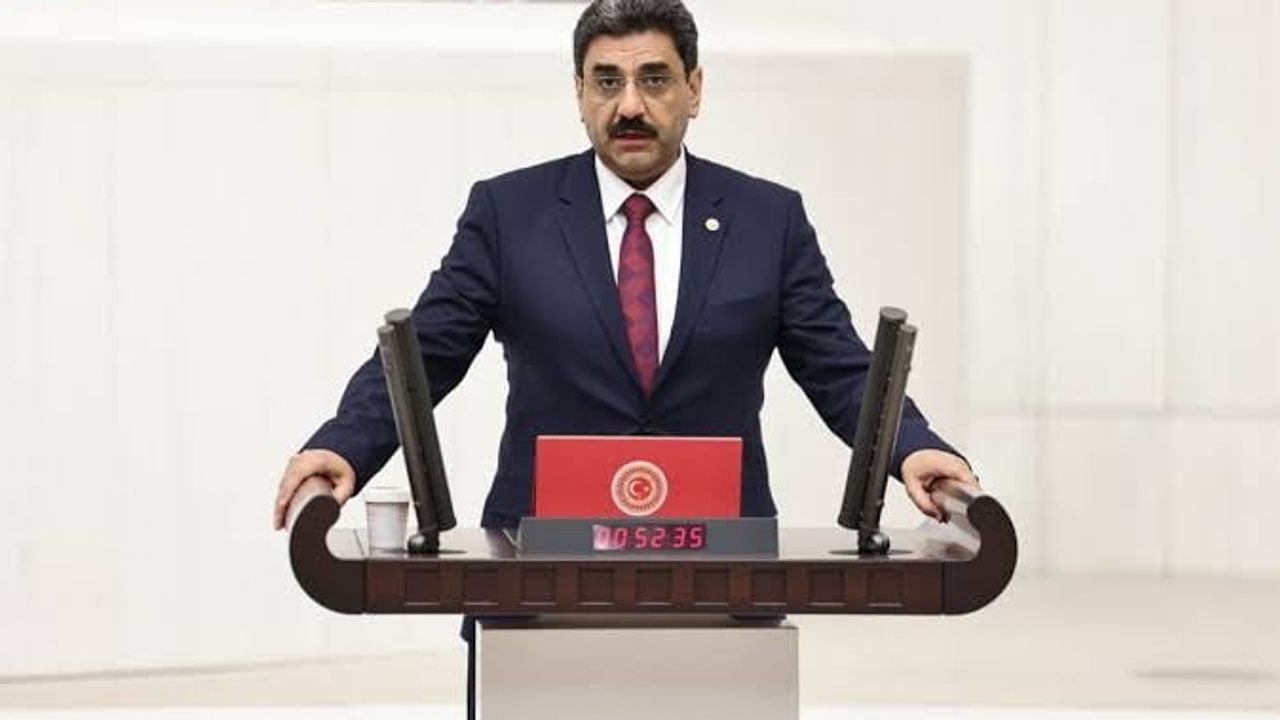 Muhtarlarla omuz omuza: Sivas milletvekili Hakan Aksu'dan 19 ekim mesajı