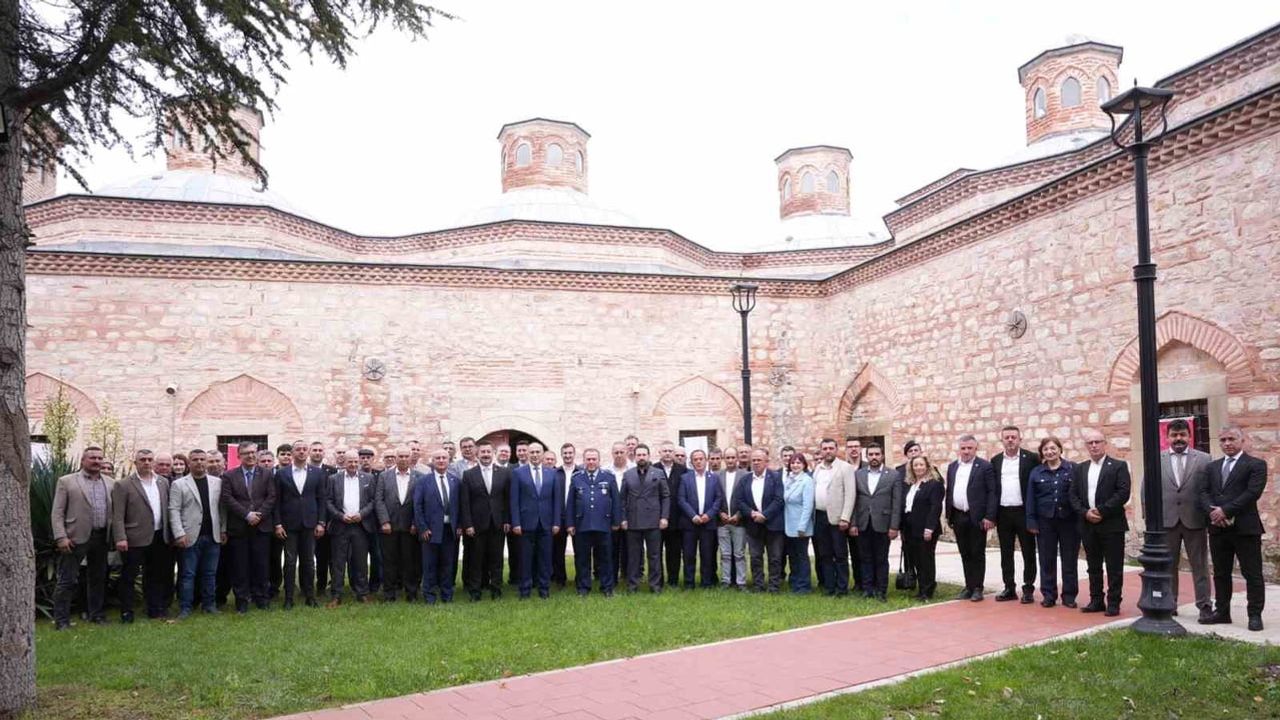 Muhtarlarla ortak akılla Yenişehir'e hizmet