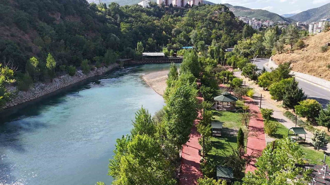 Munzur Vadisi'nde sonbaharın sessiz molası