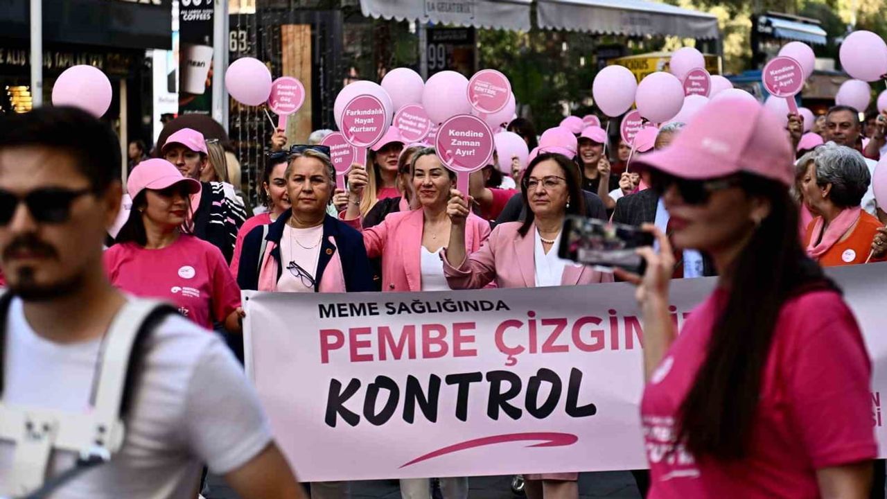 Muratpaşa'da pembe adımlar erken teşhise dikkat çekti