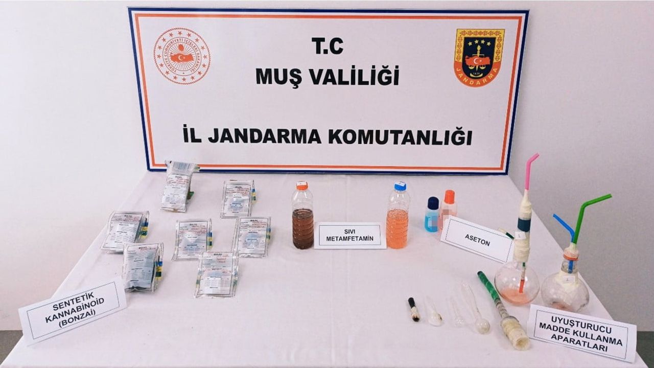 Muş'ta eş zamanlı baskında bir kişi tutuklandı; metamfetamin ve sentetik kannabinoid ele geçirildi