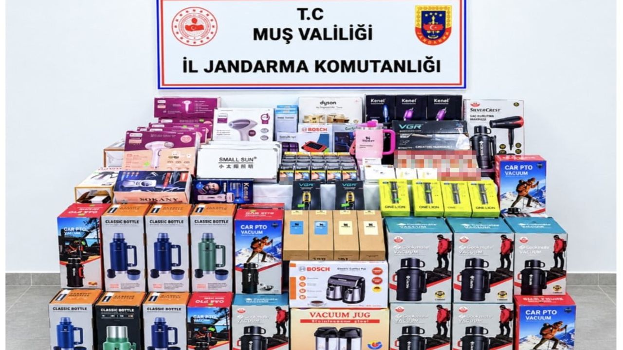 Muş'ta jandarmanın operasyonunda 237 gümrük kaçağı ürün ele geçirildi