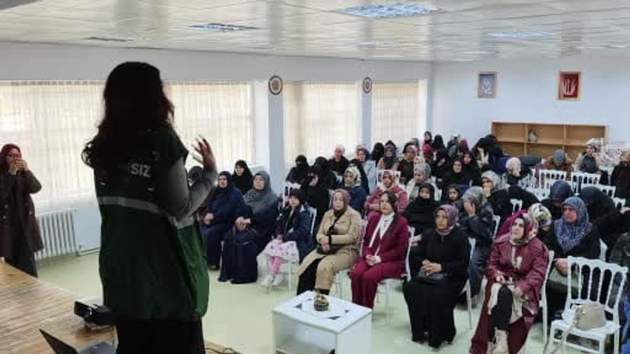 Muş'ta kadınlar çocukları için bağımlılıkla erken müdahale öğreniyor