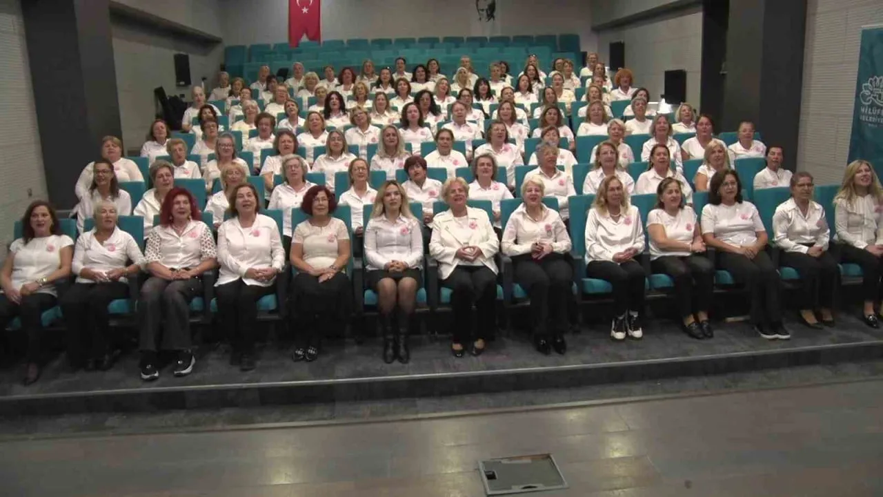 Müzikle erken teşhise çağrı: nilüfer kadın korosu meme kanseri bestesiyle sahnede
