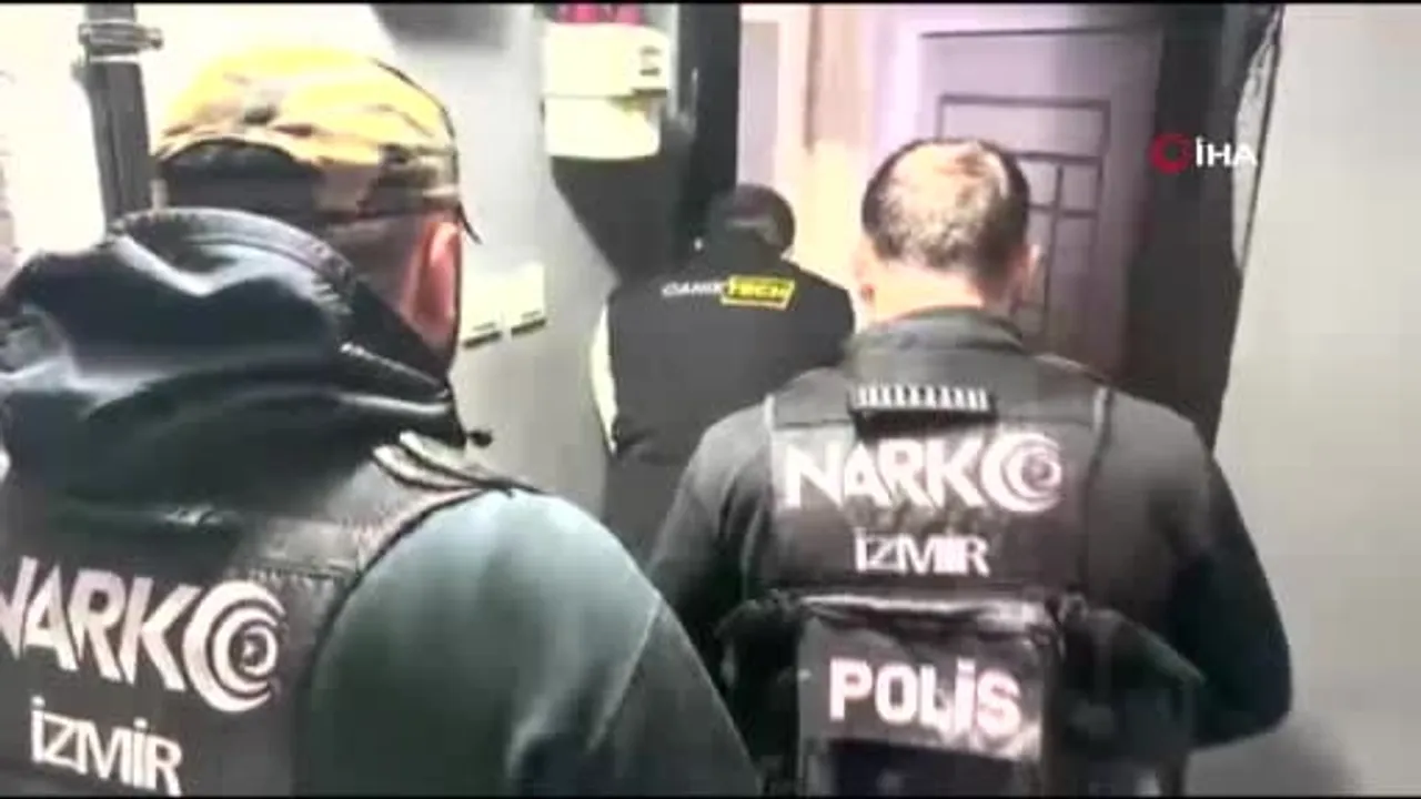 Narkotik ve istihbarat iş birliğiyle Karabağlar’da 32 kilo 450 gram metamfetamin yakalandı