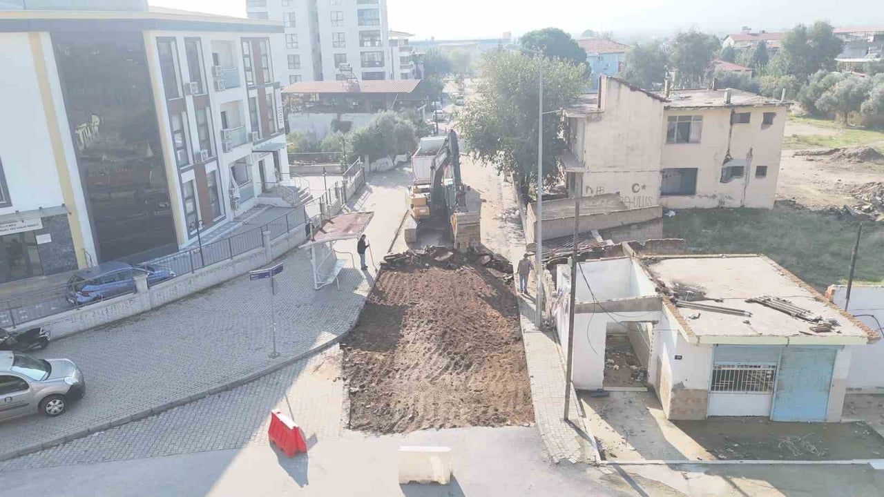 Nazilli'de 520 sokakta parke taşıyla dayanıklı ulaşım hedefi