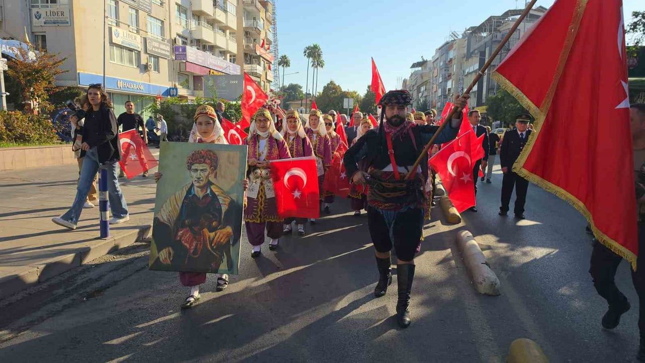 Nazilli'de Atatürk'ün gelişinin 89. yılı anıldı, Sümerbank mirası tartışıldı
