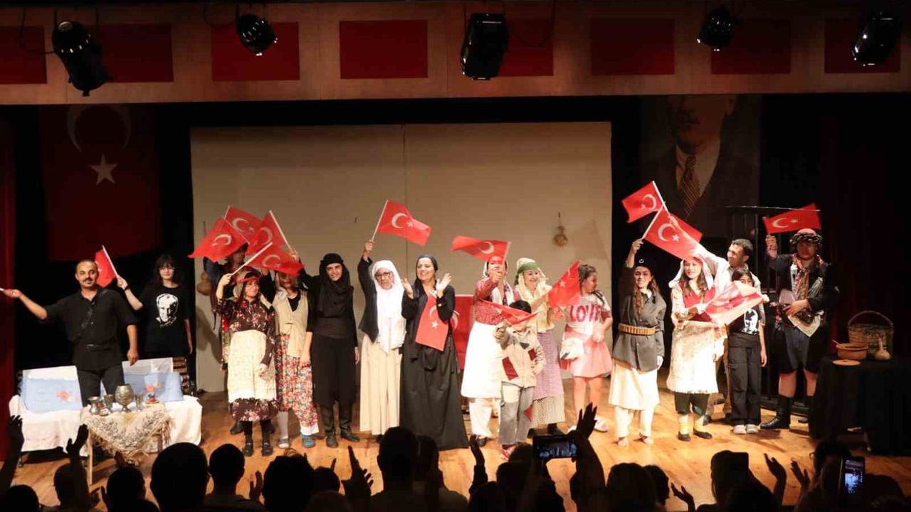 Nazilli’de milli mücadelenin kahraman kadınları sahnede
