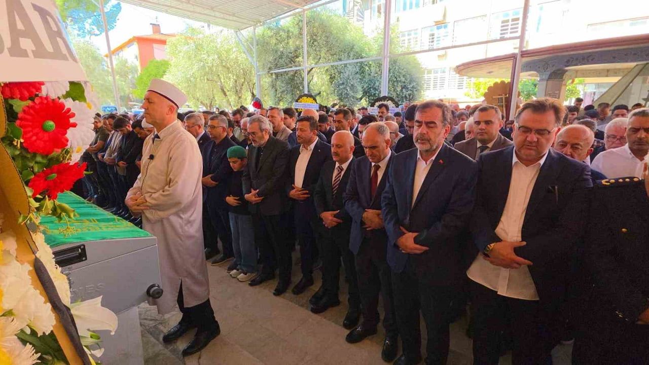 Nazilli'de veda: siyaset ve iş dünyası Hasan Özdil için bir araya geldi
