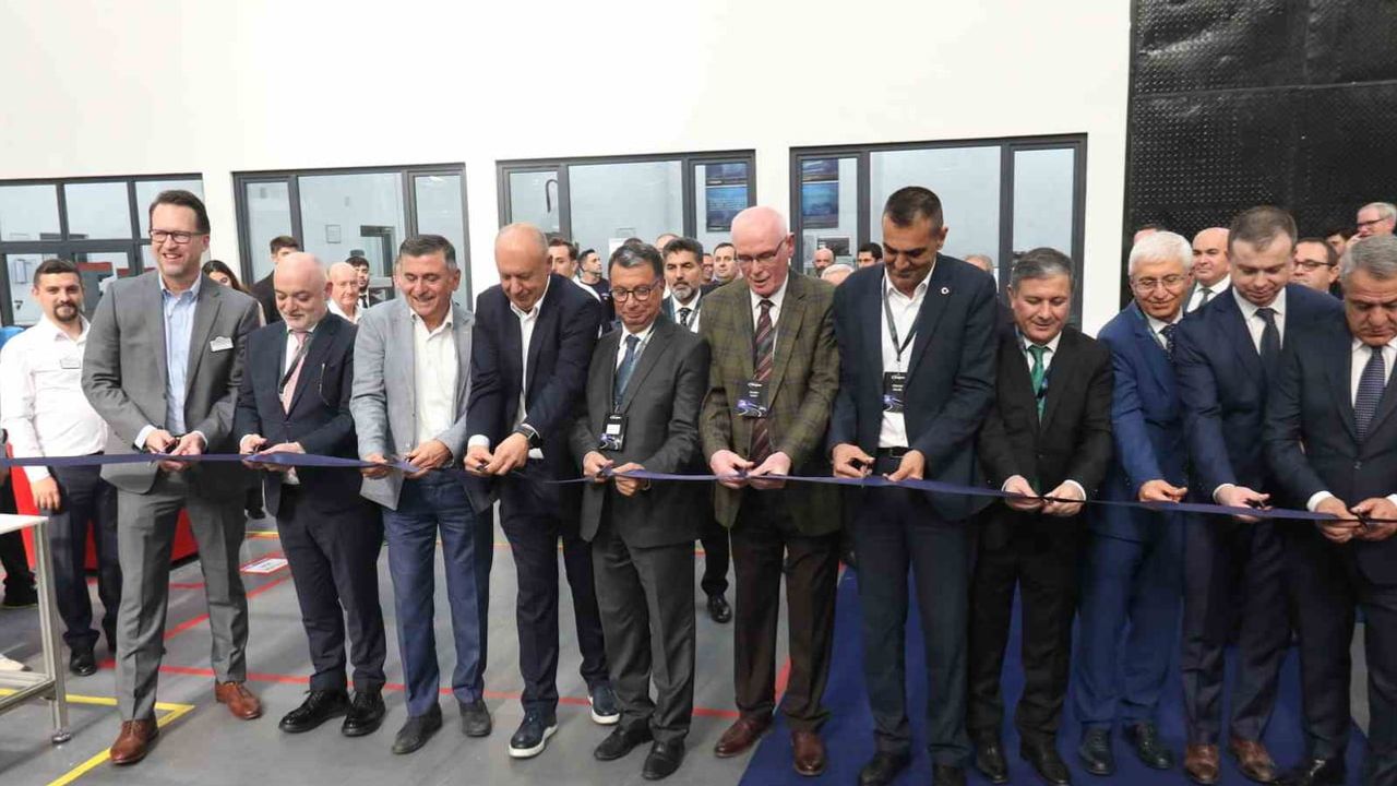 Neapco Eskişehir'de 35 milyon euroluk üretim üssünü açtı ve Q1 ödülünü aldı