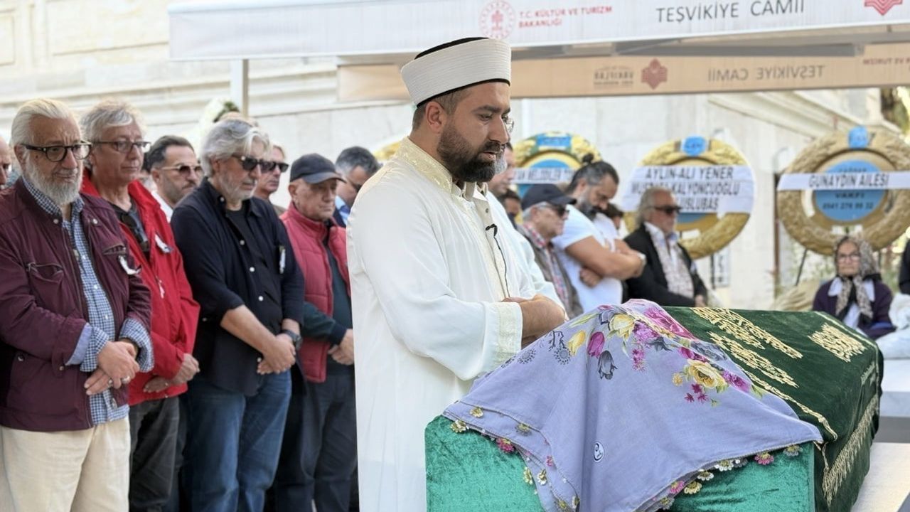 Necla Uygur son yolculuğuna uğurlandı: sanat dünyası vedada buluştu
