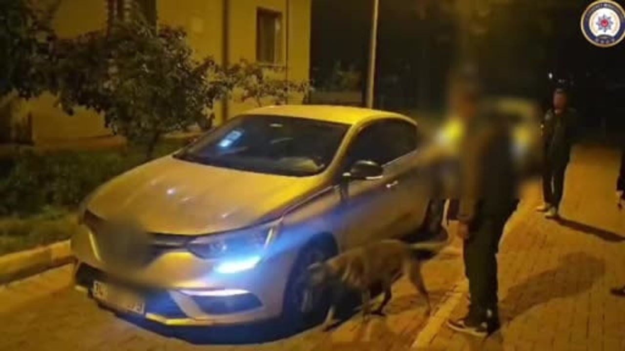 Nevşehir'de narkotik köpeğinin izlediği iz: araçta 856 gram uyuşturucu yakalandı