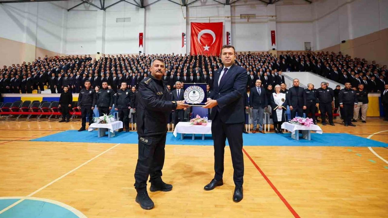 Niğde'de 807 polis adayıyla kamu yönetimi dersinde buluşma