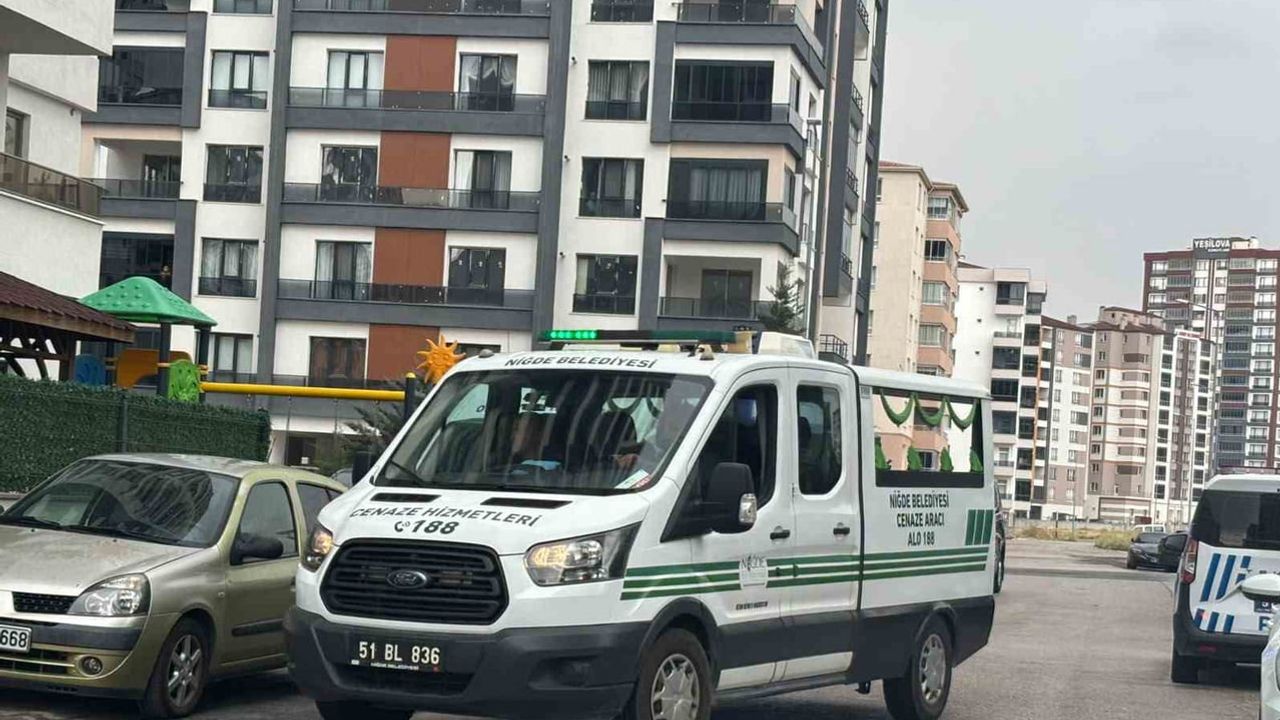 Niğde'de çatı katında ölü bulunan genç kadının ölümü inceleniyor