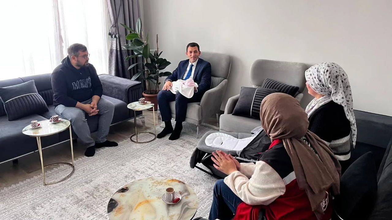 Niğde'de iki aileye bebek sevinci