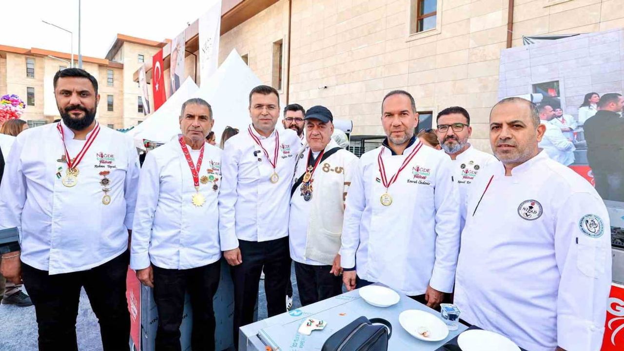 Niğde'de menemen şöleni: vali ve başkan mutfakta