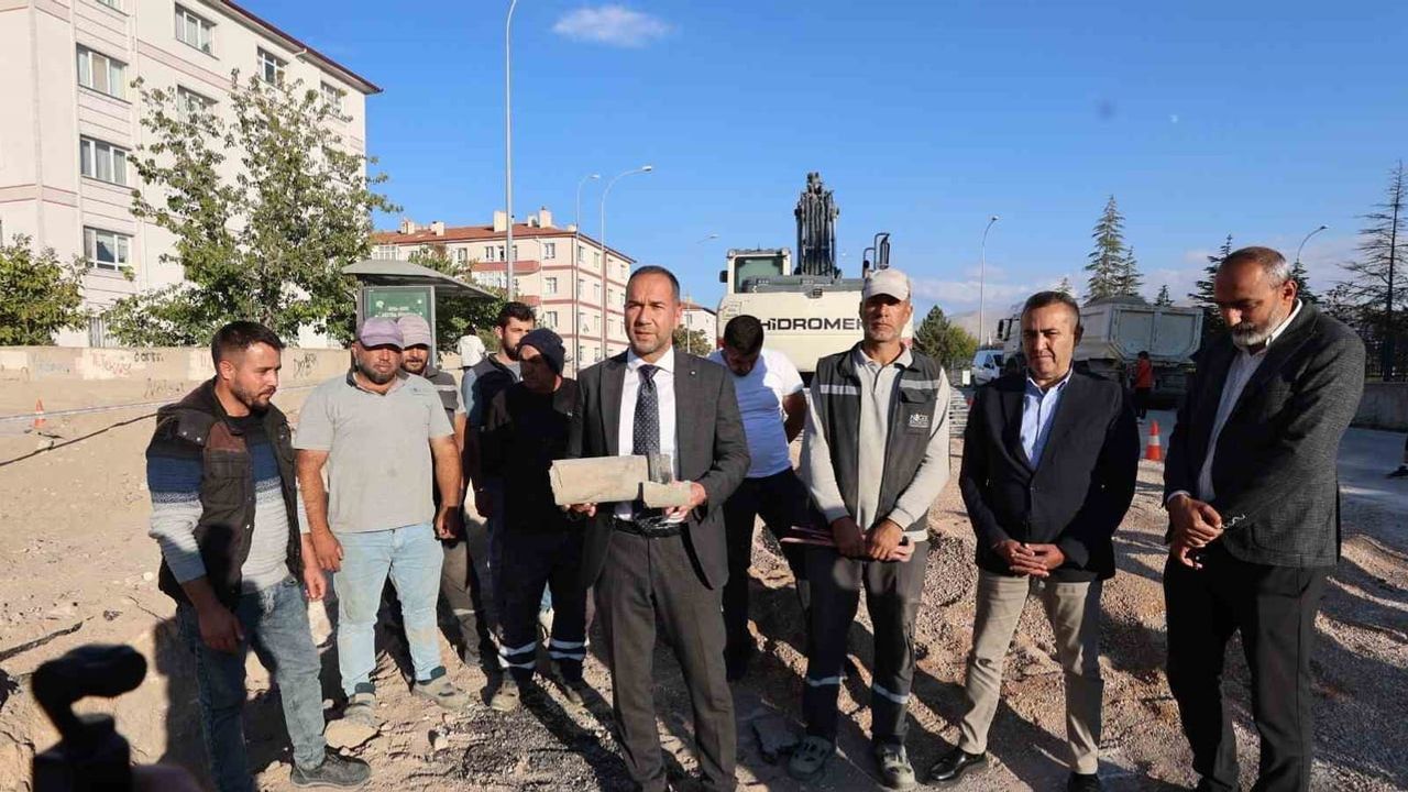 Niğde'de son asbest borular kaldırılıyor, Özbelde yeni içme suyu şebekesine kavuşuyor