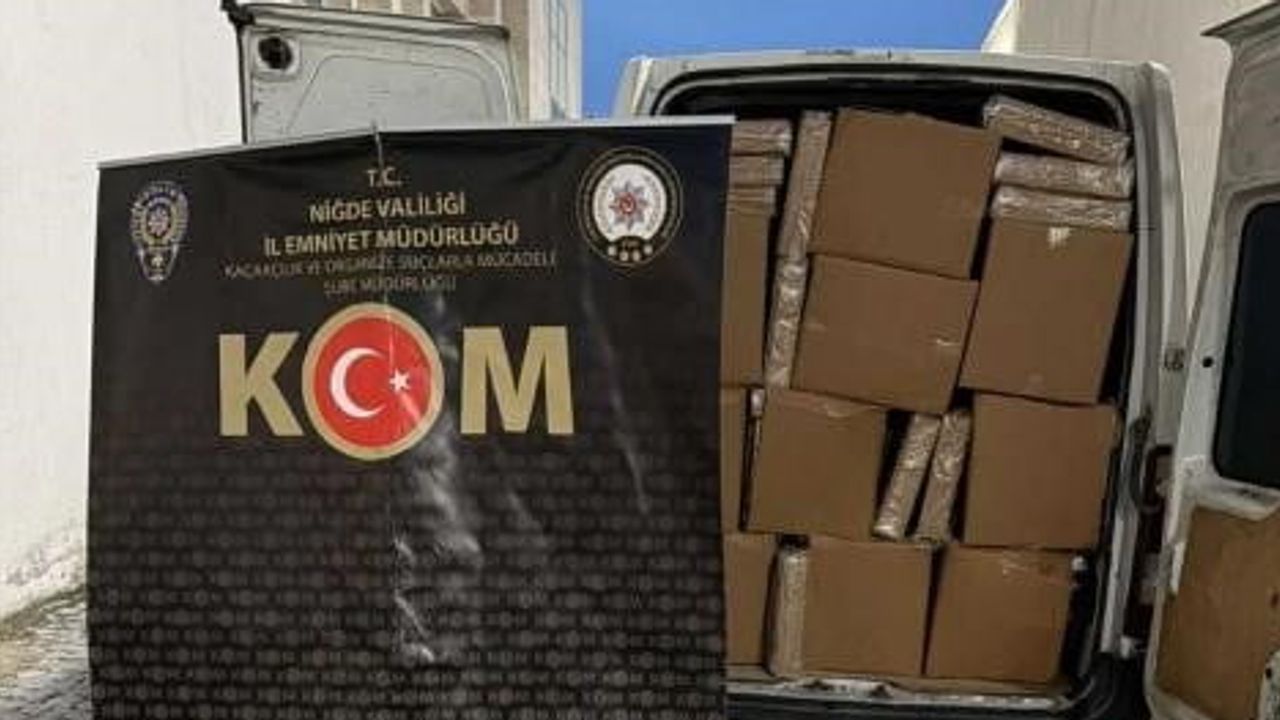 Niğde'de vergi ve sağlık için yürütülen operasyonda milyonluk makaron baskını