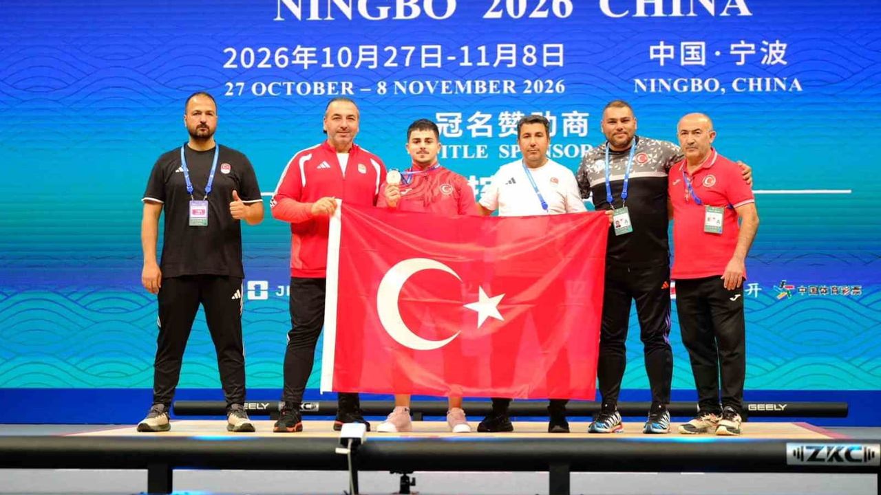 Ningbo'da millî güç: Kaan Kahriman 75 kiloda gümüş