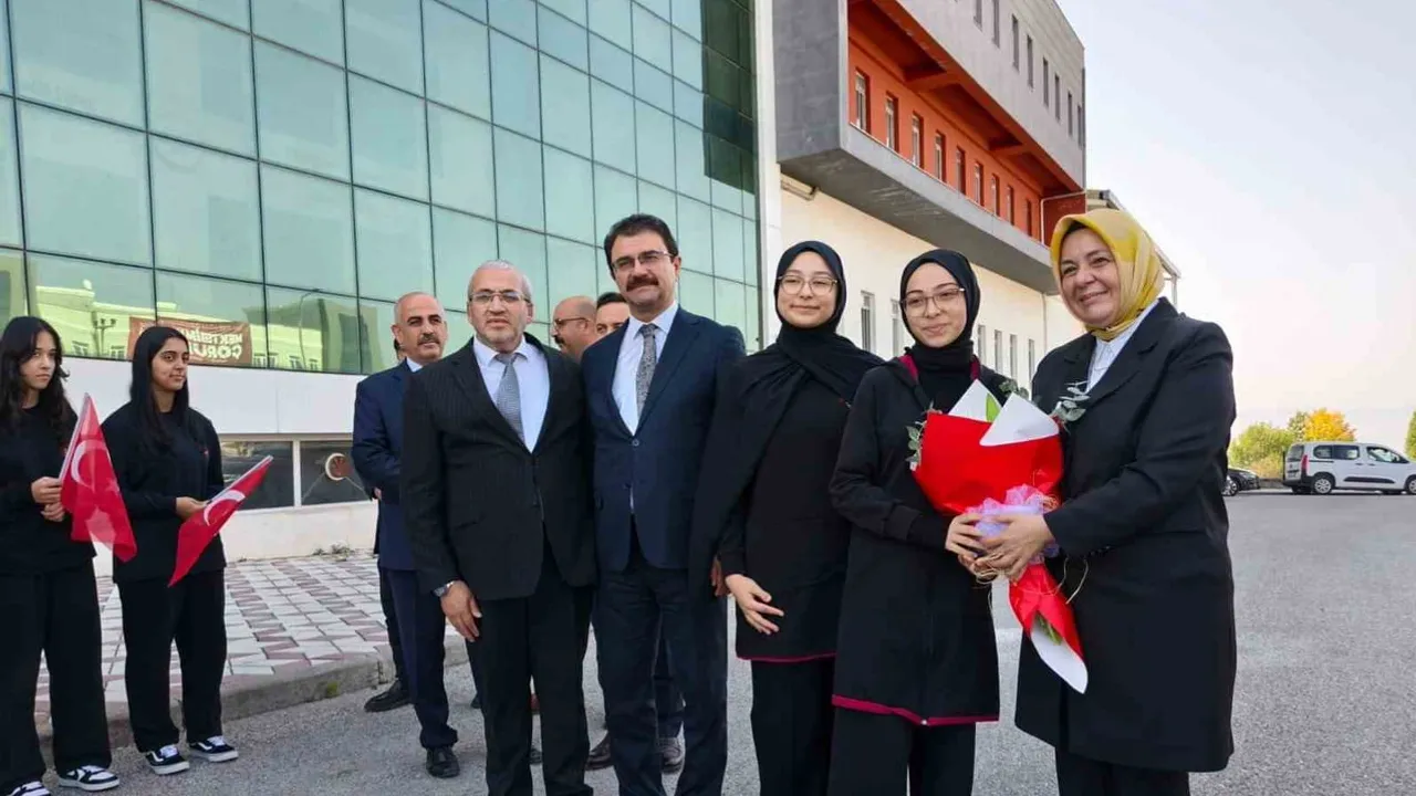 Nitelik odaklı eğitim hamlesi: Celile Eren Ökten Çorum'da İmam Hatip yöneticileriyle bir araya geldi