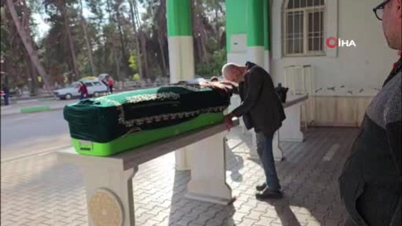 Nizip'te yangında ağır yaralanan 14 yaşındaki Emine tedaviye rağmen yaşamını yitirdi