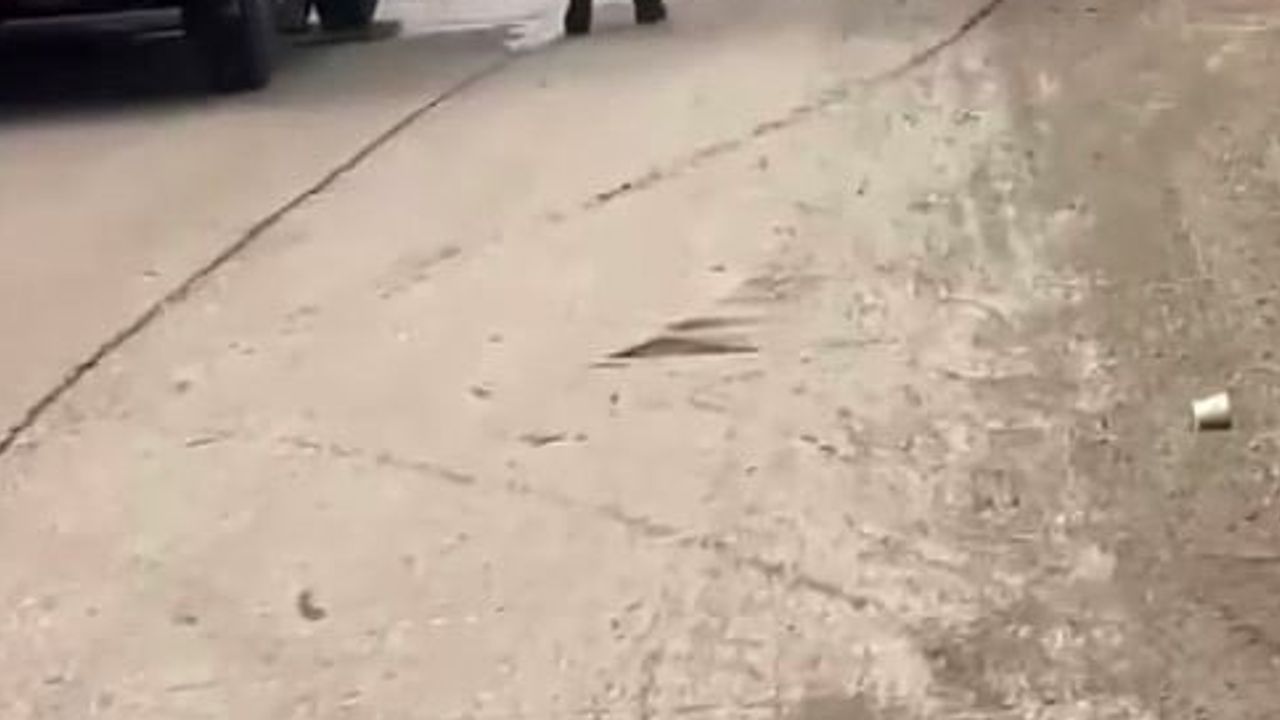 Nurdağı girişinde seyir halindeki otomobil motorundan alev aldı
