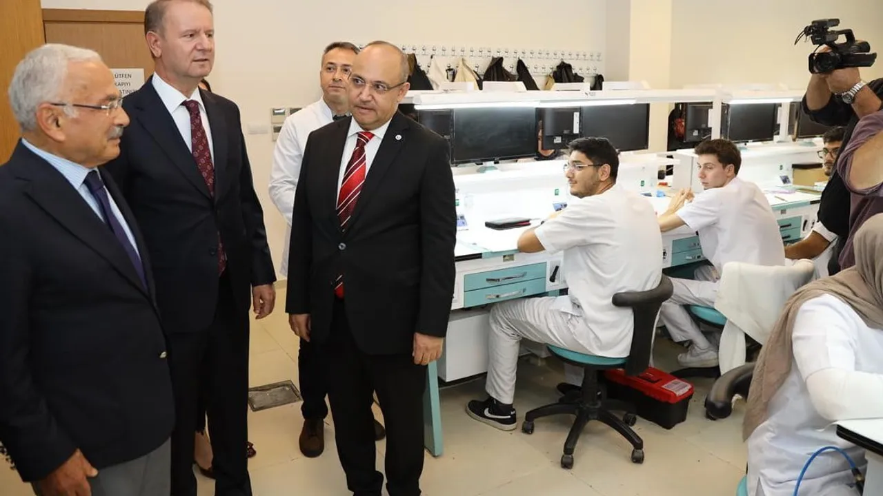 ODÜ Diş Hekimliği Fakültesi'nde dijital eğitim ve erişim odaklı yeni birimler açıldı