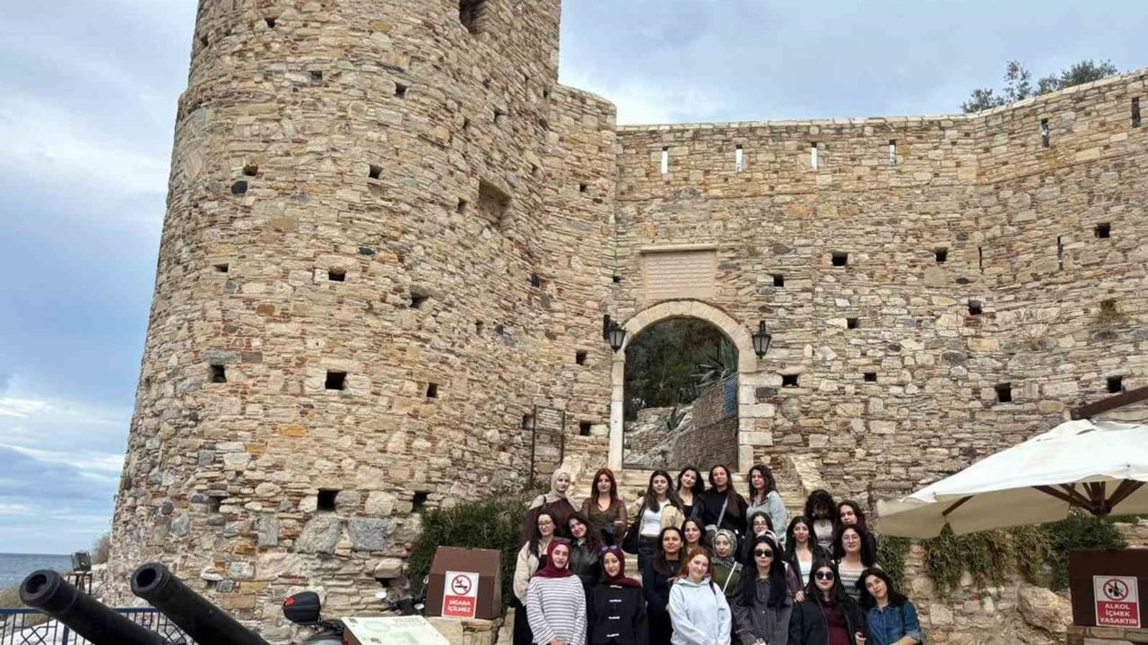 Öğrenciler Kuşadası ve Doğanbey’de bölgenin mirasını adım adım tanıdı