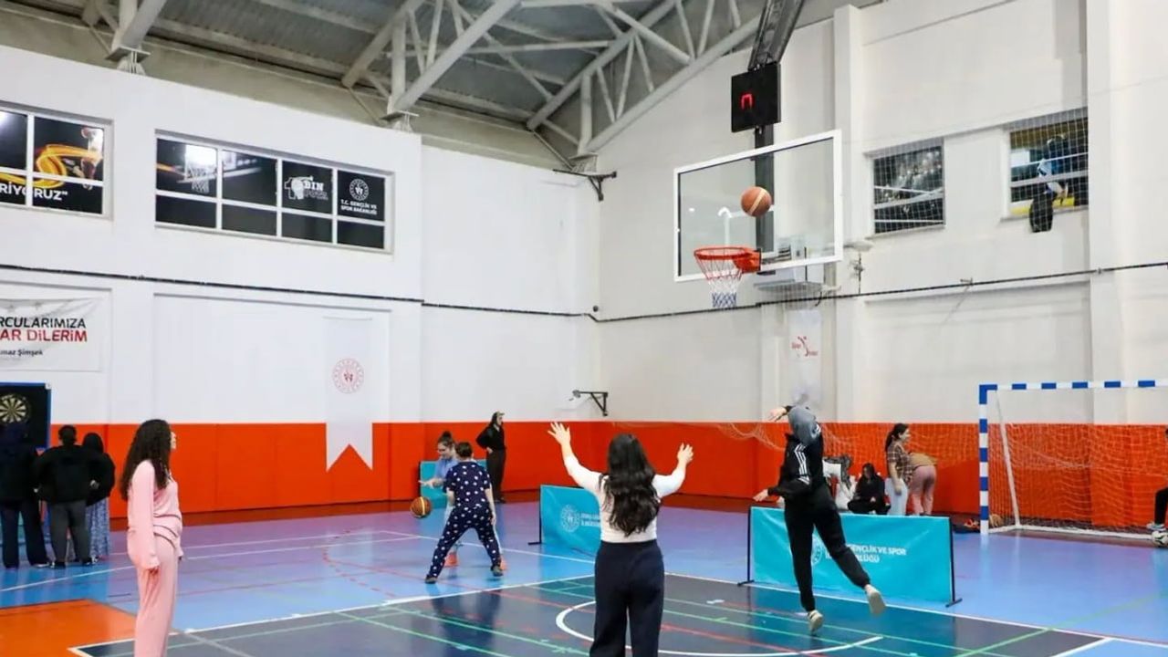 Öğrenciler sporda buluştu: sivas'ta yurtlarda spor şöleni coşkusu