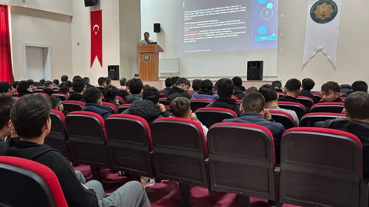 öğrencilere siber güvenlik bilinci aşılandı