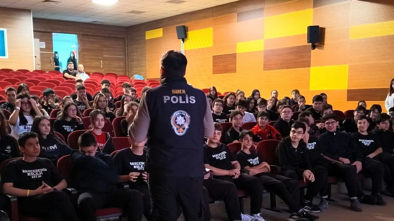öğrencilere siber güvenlik eğitimi: Afyonkarahisar'da bin 320 genç bilinçlendirildi