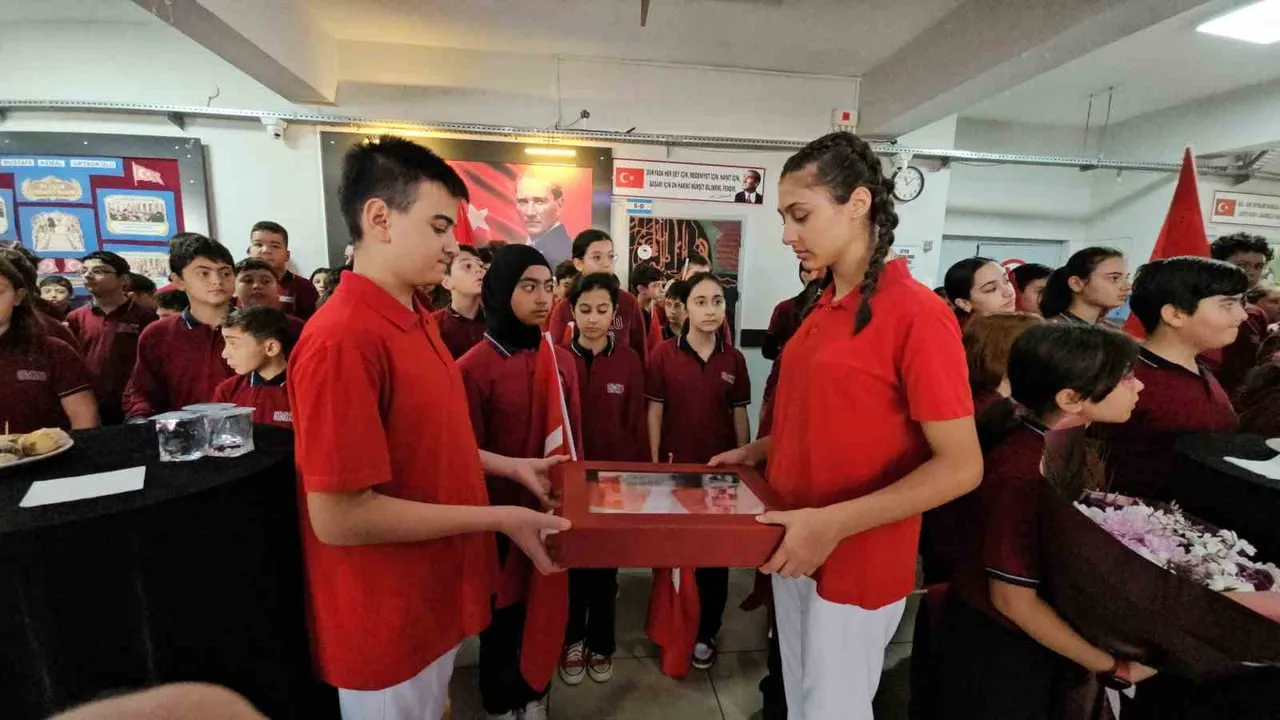 Öğrencilerin el emeğiyle canlanan Çanakkale: Zonguldak'ta rölyef ve şehitlik bayrağı açıldı