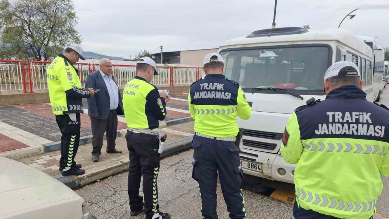Öğrencilerin güvenliği için Sarıgöl'de servis denetimleri yoğunlaştı
