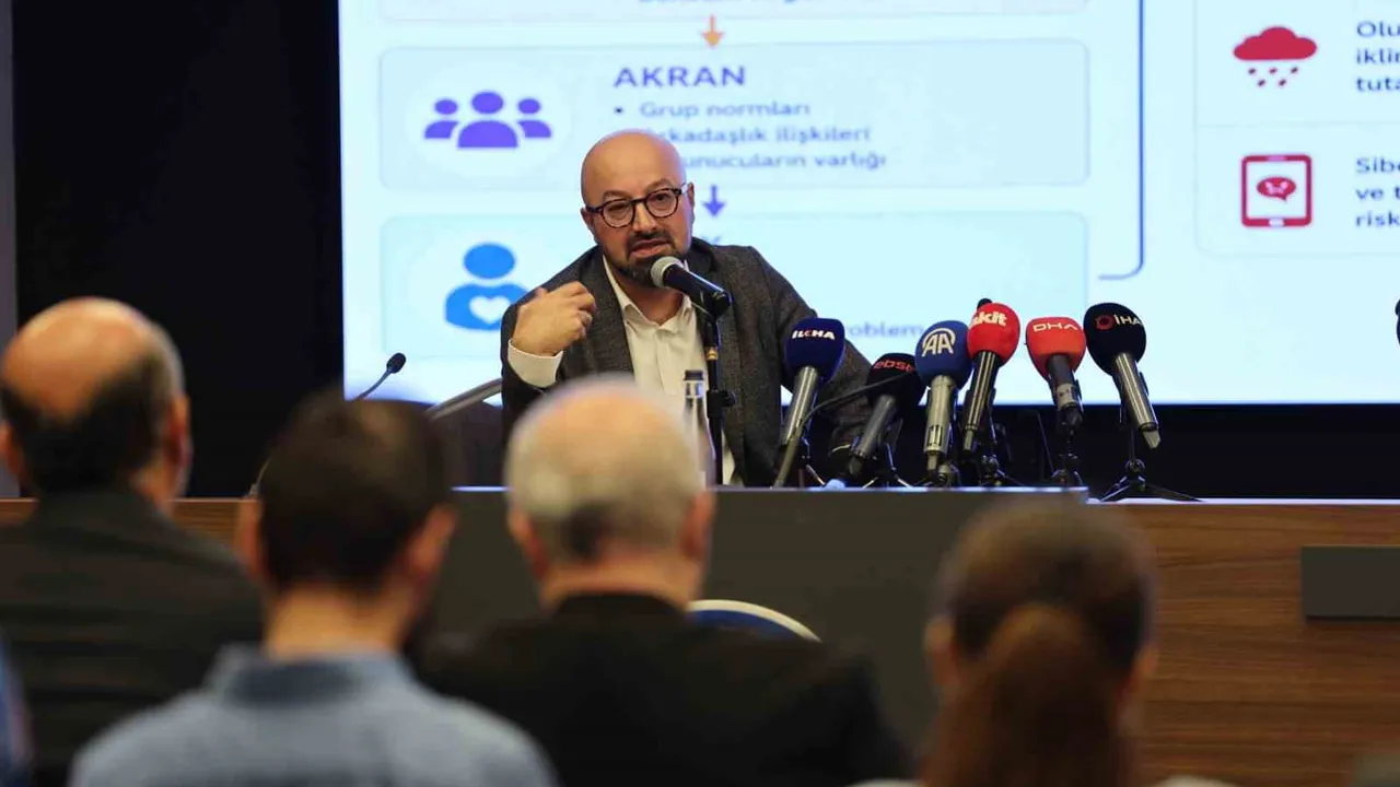 Öğretmen otoritesi zayıflıyor; güvenli okul için 12 maddelik çerçeve önerisi