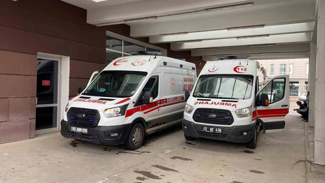 Okul bahçesinde oyun sırasında akrep sokması: 9 yaşındaki çocuk hastaneye kaldırıldı