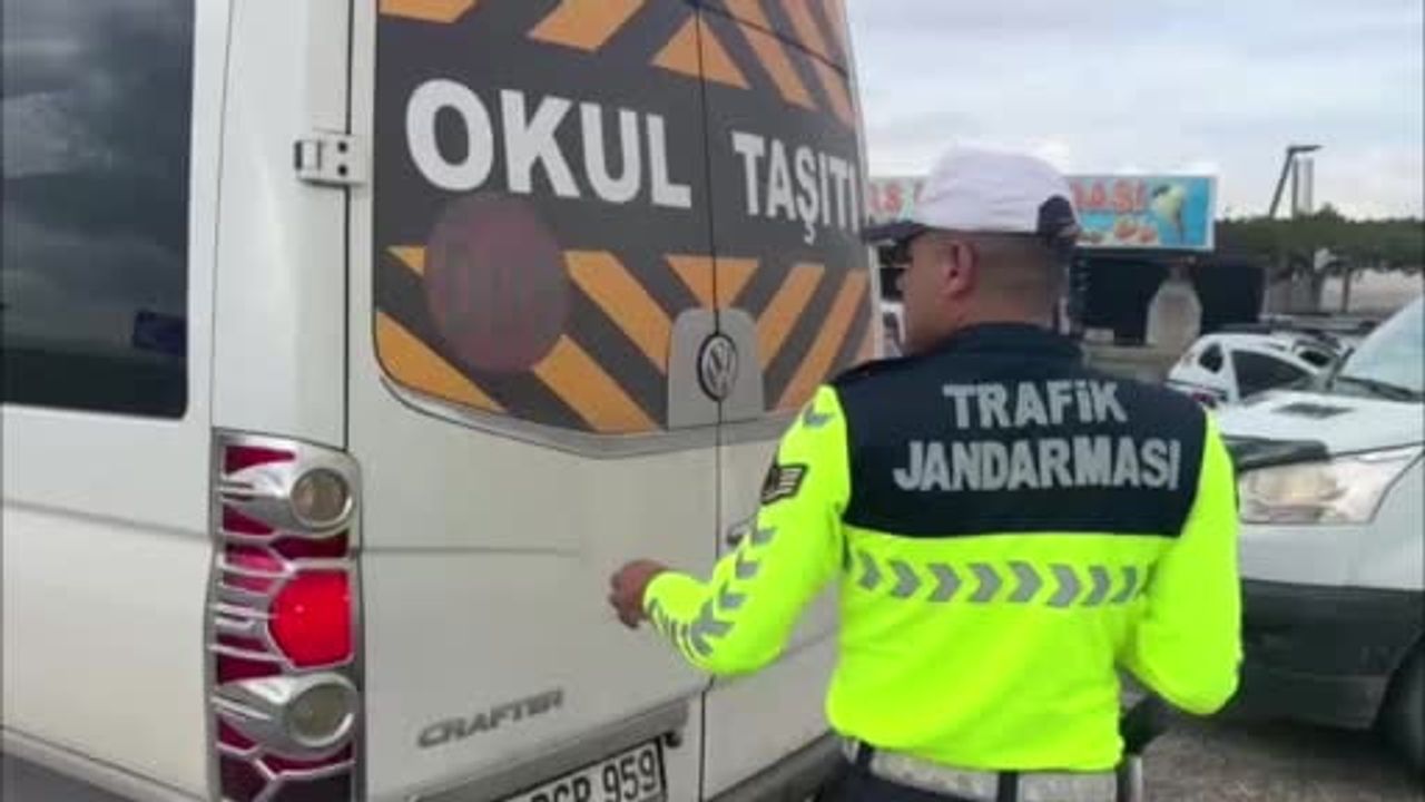Okul çevrelerinde güven sağlandı: jandarma 181 aranan şahsı yakaladı