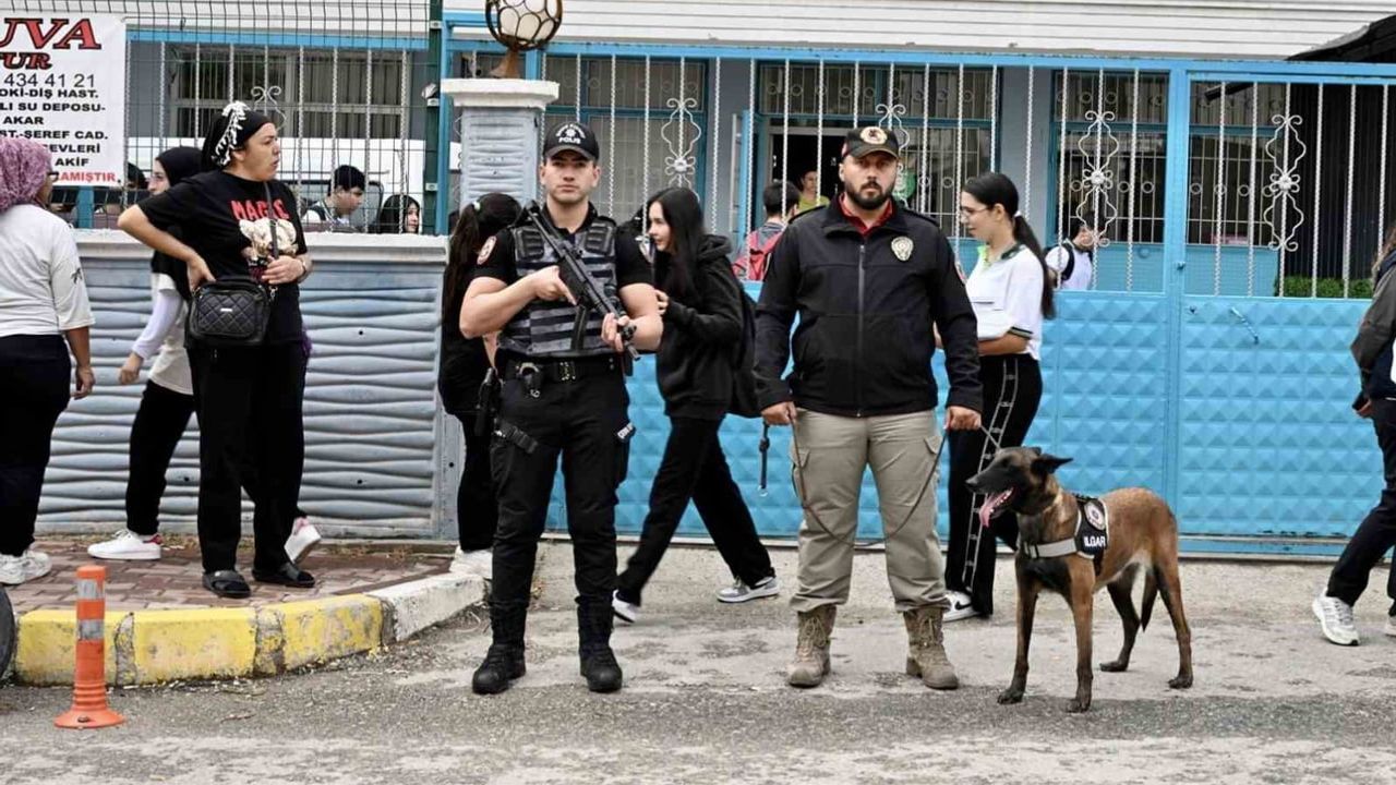 Okul çevrelerinde kapsamlı denetim: 'Güvenli Okul Güvenli Gelecek' Uşak'ta