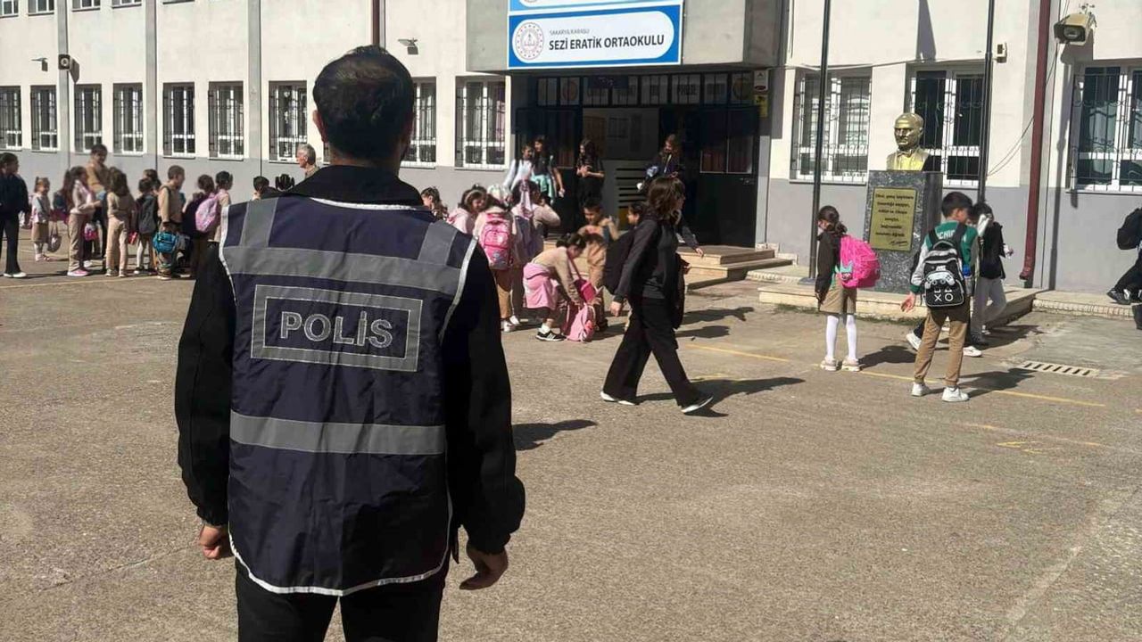 Okul çevresinde huzur için polisten kesintisiz nöbet