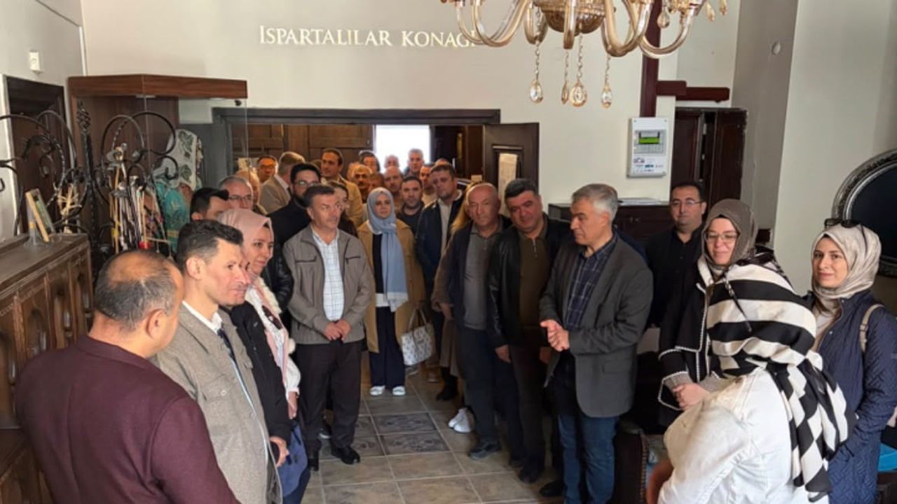 Okul müdürleri kültürel ve mesleki öğrenme için Kütahya ve Dumlupınar'da incelemede bulundu
