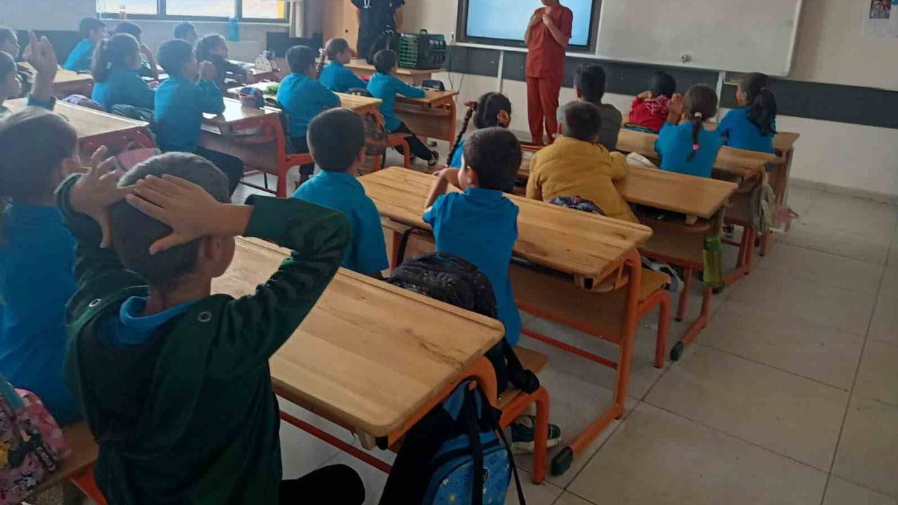 Okul sıralarında başlayan merhamet: Adıyaman'da çocuklara hayvan sevgisi aşılanıyor
