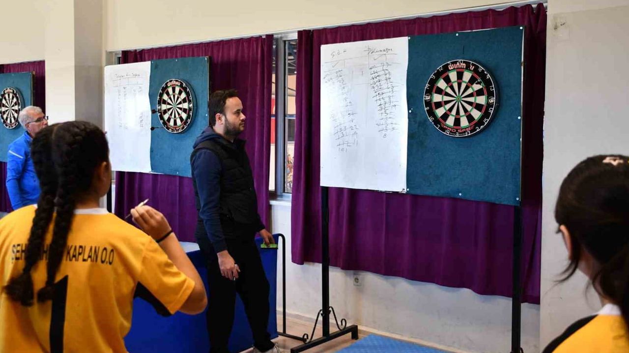 Okul sporları Afyonkarahisar’da salonlara sığdı