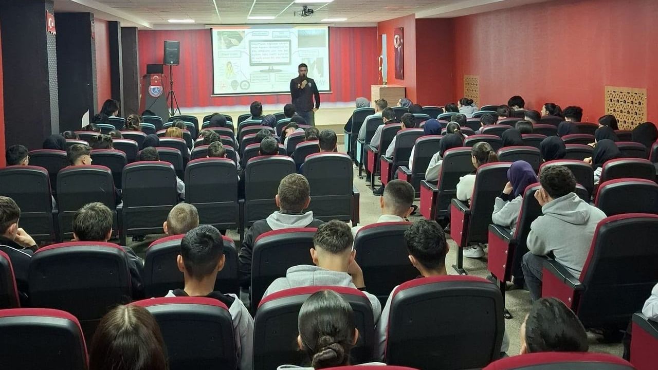 Okullarda güvenlik seferberliği: fiziksel ve dijital bilinç öncelikli